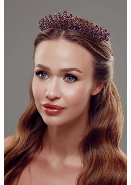 Zarif Kristal Taşlı Gelin Tacı – Minimal ve Işıltılı Tasarım fiyatları