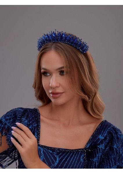 Kristal Taşlı Gelin Tacı – Zarif ve Işıltılı Tasarım