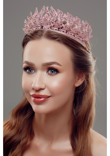 Taş Işlemeli Kristal Gelin Tacı – Zarif ve Gösterişli Tasarım