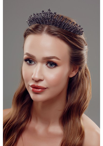 Zarif Kristal Taşlı Gelin Tacı – Minimal ve Işıltılı Tasarım fiyatları