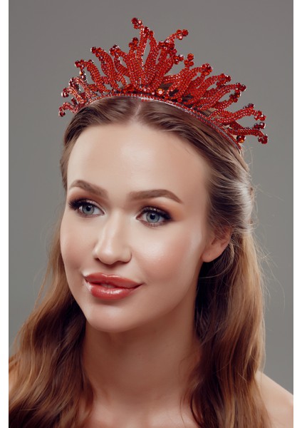 Dalga Motifli Kristal Taşlı Gelin Tacı – Gösterişli ve Zarif Tasarım