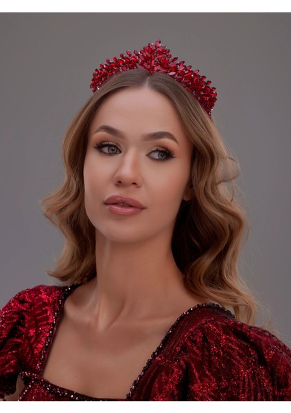 Parlak Kristal Gelin Tacı – Özel Renk Seçenekleriyle Metal Prenses Taç | El Yapımı Aksesuar