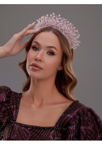 Kristal Taş Detaylı Işıltılı Gelin Tacı – Zarif ve Gösterişli Tasarım