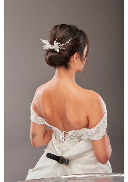 Kelebek Detaylı Gelin Saç Aksesuarı – Zarif ve Romantik Tasarım