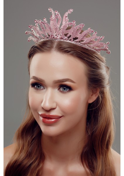 Dalga Motifli Kristal Taşlı Gelin Tacı – Gösterişli ve Zarif Tasarım