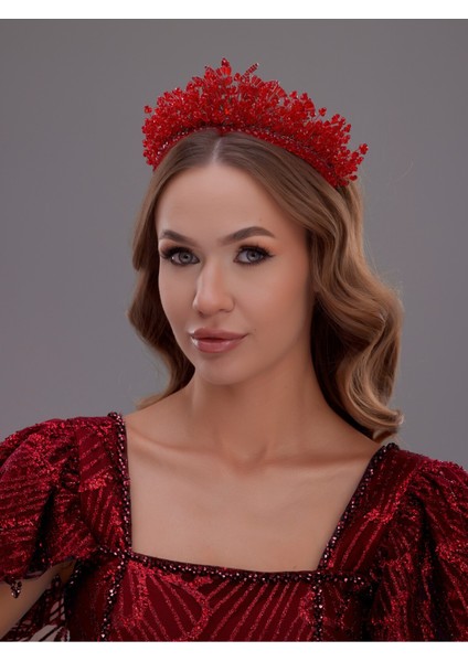 Kristal Gelin Tacı – Işıltılı ve Gösterişli Gelin Aksesuarı