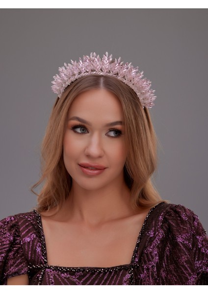 Kristal Taşlı Gelin Tacı – Zarif ve Işıltılı Tasarım