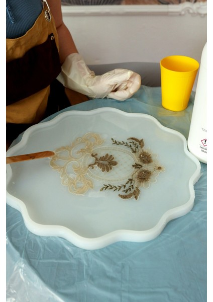 Epoksi Reçine 1,5 kg - 33,5 cm Tırtıklı Tepsi Kalıbı - Gümüş&gold Sim - Çelik Gold Zamak Kulp indirimleri