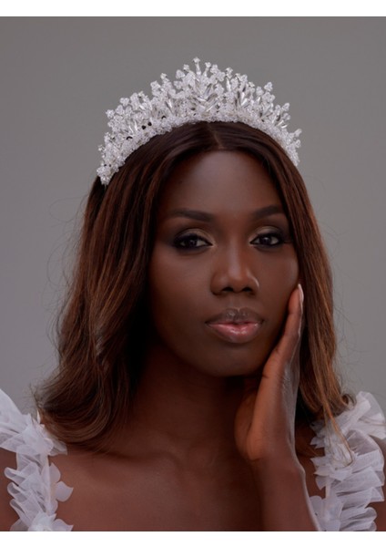 Kristal Gelin Tacı – Işıltılı ve Zarif Taç Modeli