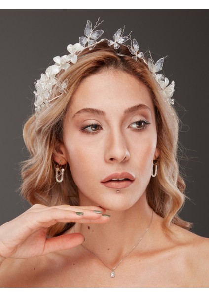 Kristal Yaprak Detaylı Gelin Taç – El Yapımı Işıltılı Saç Aksesuarı