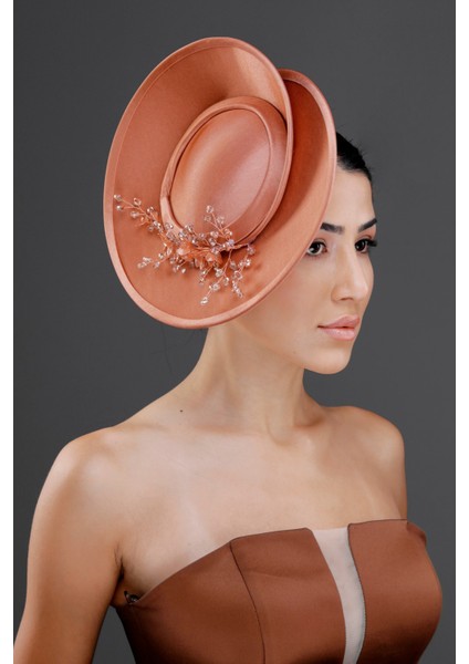 Inci ve Kristal Detaylı Beyaz Nikah Kepi – Zarif Özel Davet Şapkası