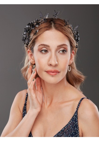 Kristal Yaprak Detaylı Gelin Taç – El Yapımı Işıltılı Saç Aksesuarı