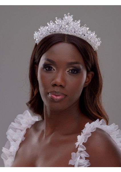 Kristal Taşlı Gelin ve Davet Tacı – Işıltılı Zarif Tasarım