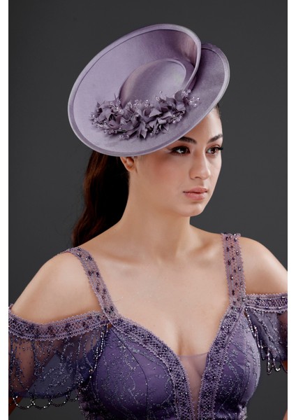 Çiçek Detaylı Özel Tasarım Kadın Kep – Nikah, Nişan, Düğün ve Özel Davet Şapkası