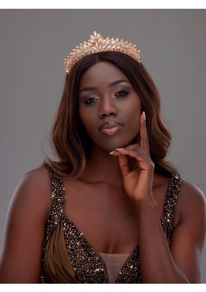 Parlak Kristal Gelin Tacı – Özel Renk Seçenekleriyle Metal Prenses Taç | El Yapımı Aksesuar