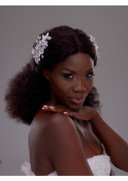 Çift Taraflı Kristal ve Taş Detaylı Gümüş Gelin Saç Aksesuarı – Zarif ve Işıltılı Tasarım