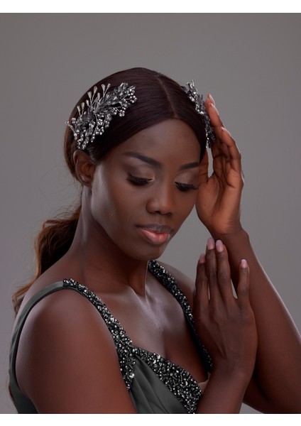 Çift Taraflı Kristal ve Taş Detaylı Gümüş Gelin Saç Aksesuarı – Zarif ve Işıltılı Tasarım