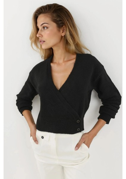 Kadın V Yaka Düğmeli Kruvaze Triko Kazak Siyah