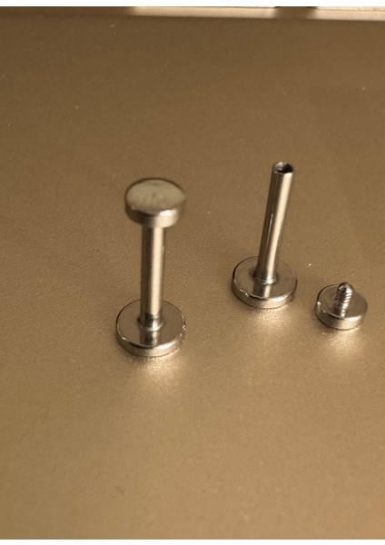 Cerrahi Çelik Bar Içinden Vidalı Labret Piercing-Dudak-Helix, Tragus, Bar Uzunluğu 8mm-1 Adet fiyatları