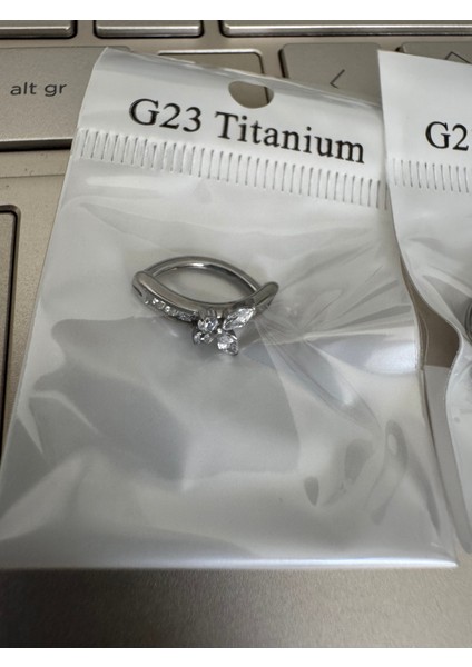 %100 G23 Titanyum Kelebekli Göbek Piercingi- 1 Adet modelleri