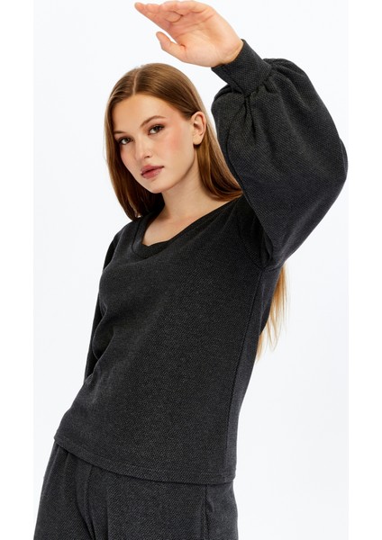 Kadın Dokulu V Yaka Bluz modelleri