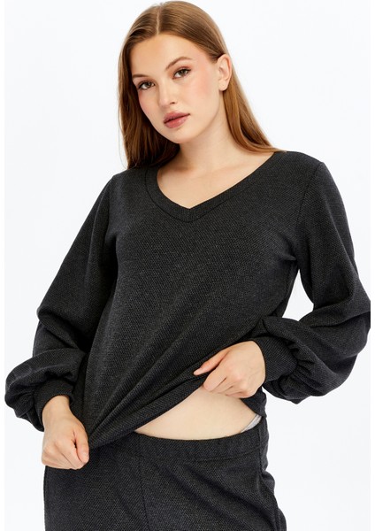 Kadın Dokulu V Yaka Bluz fırsatları