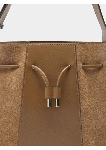 Deri Detaylı Bucket Çanta M modelleri