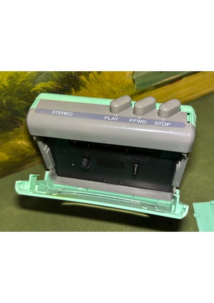 Popart 1980 Ler Stereo Walkman - Kulaklığı ile Birlikte Çalışır Durumda - Yeşil Renk