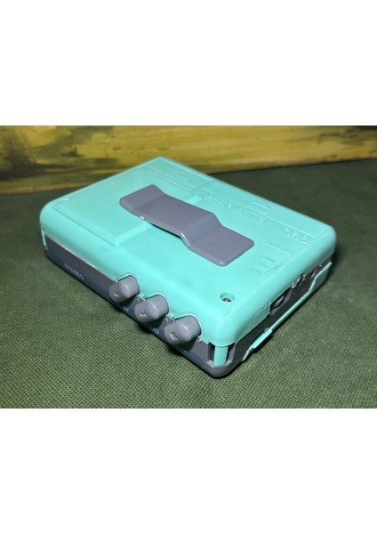 Popart 1980 Ler Stereo Walkman - Kulaklığı ile Birlikte Çalışır Durumda - Yeşil Renk