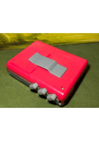 Popart 1980 Ler Stereo Walkman - Kulaklığı ile Birlikte Çalışır Durumda - Kırmızı Renk