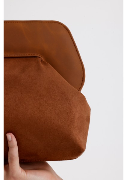 Kadın Taba Deri Detaylı Süet Clutch El Çantası