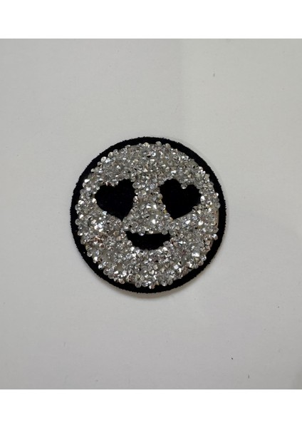 Taşlı Ütülenebilen Veya Sticker Olarak Kullanılabilen Kalpli Smiley Emoji Modeli fiyatları