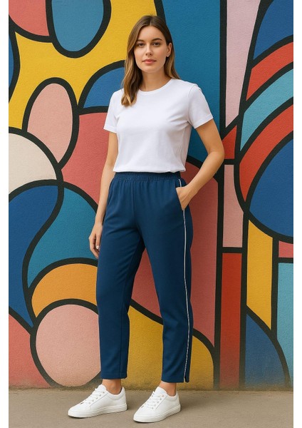 Kadın Büyük Beden Indigo Bel Lastikli, Biye Detaylı, Paça Minik Yırtmaçlı Cepli Eşofman Alt 65N39149