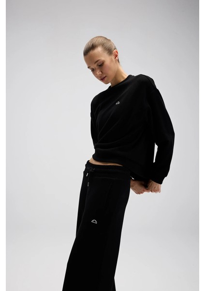 Pamuklu Regular Fit Bisiklet Yaka Logolu Sweat Bayan Sweat EF540 fırsatları