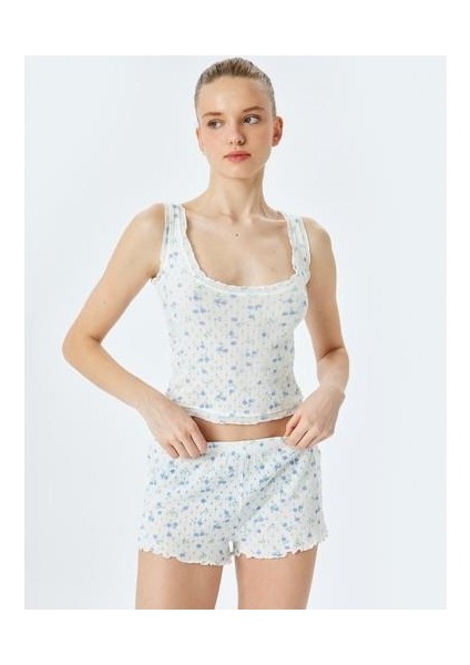 Çiçek Desenli Pamuklu Kadın Şortlu Pijama Takımı