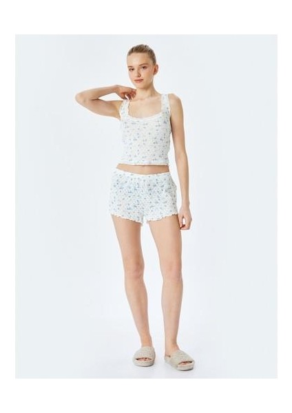 Çiçek Desenli Pamuklu Kadın Şortlu Pijama Takımı