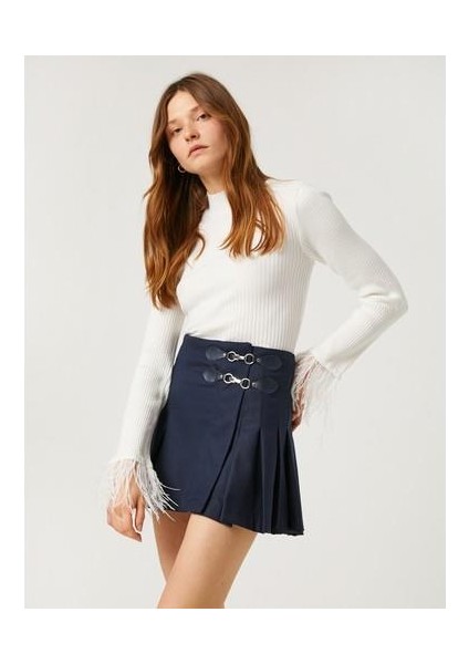 Melis Ağazat x Koton - Kemer Detaylı Pileli Mini Etek