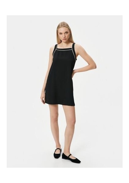 Askılı Mini Elbise Kare Yaka Şerit Detaylı