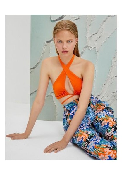 Şahika Ercümen XKoton - Pencere Detaylı Halter Yaka Bikini Üstü