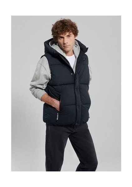 Kapüşonlu Siyah Şişme Yelek 0110306-900