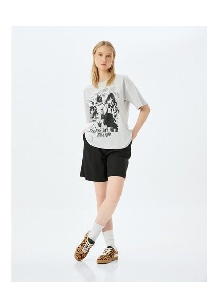 Anime Baskılı Oversize Bisiklet Yaka Kısa Kollu Tişört