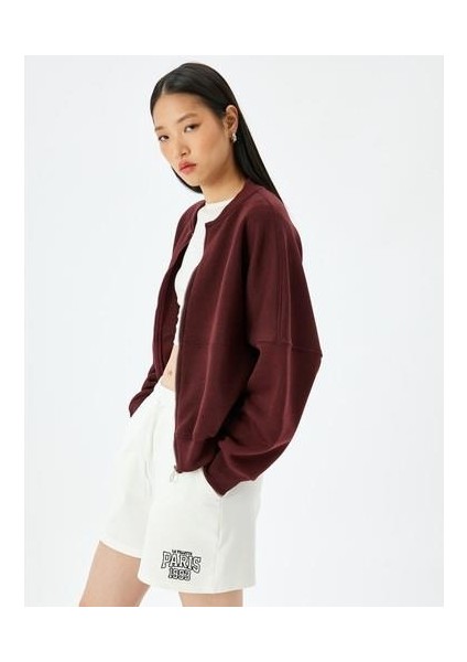 Nakış Detaylı Beli Bağcıklı Cepli Şort