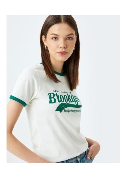 Kolej Baskılı Biyeli Kısa Kollu Bisiklet Yaka Tişört