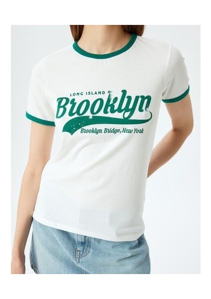 Kolej Baskılı Biyeli Kısa Kollu Bisiklet Yaka Tişört