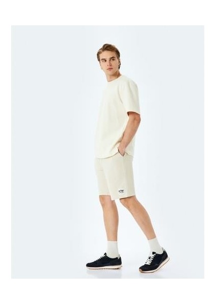 Cepli Etiket Detaylı Pamuk Karışımlı Beli Bağcıklı Şort