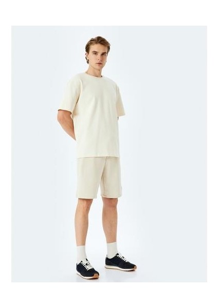 Cepli Etiket Detaylı Pamuk Karışımlı Beli Bağcıklı Şort