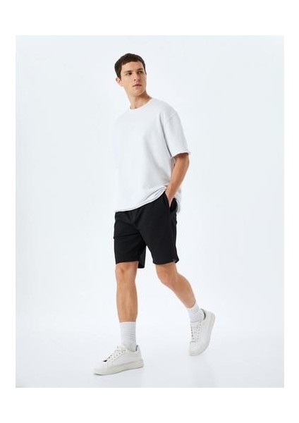 Cep Detaylı Bermuda Beli Bağcıklı Şort