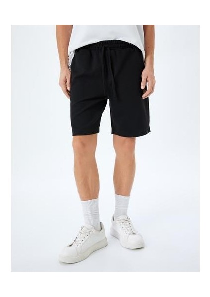 Cep Detaylı Bermuda Beli Bağcıklı Şort