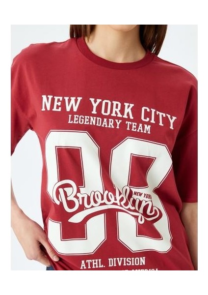 Kolej Baskılı Bisiklet Yaka Kısa Kollu Rahat Kalıp T-Shirt