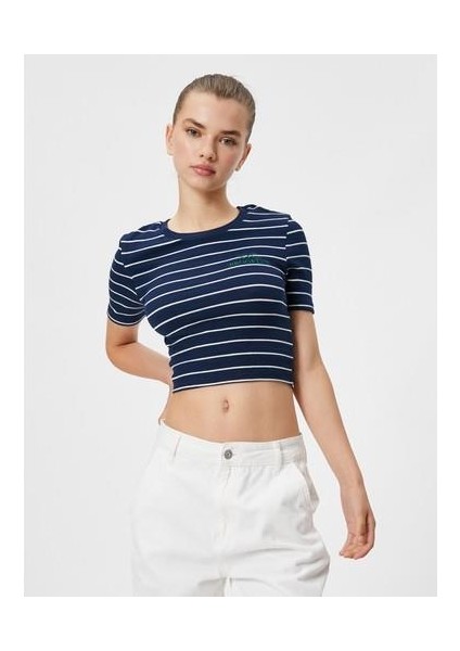 Crop Tişört Slim Fit Kısa Kollu Bisiklet Yaka Pamuklu